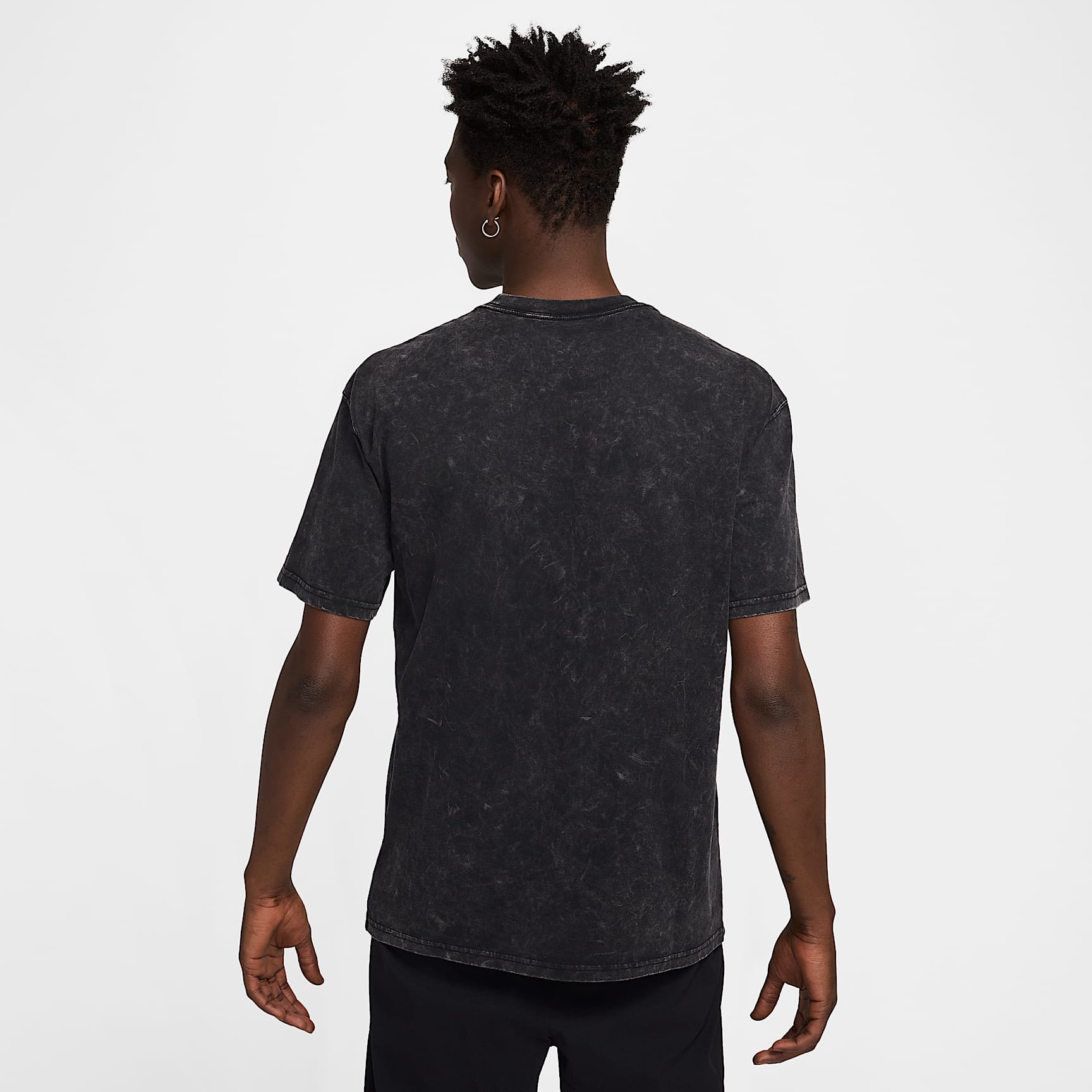 Liverpool FC Premium Essentials Men's Nike Soccer T-Shirt