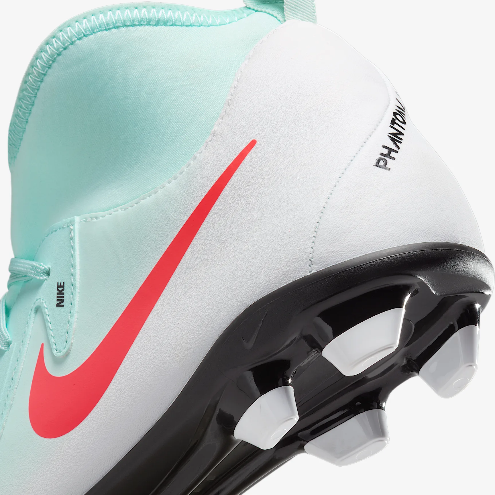 Nike Phantom Luna 2 Club MG High-Top Soccer Cleats